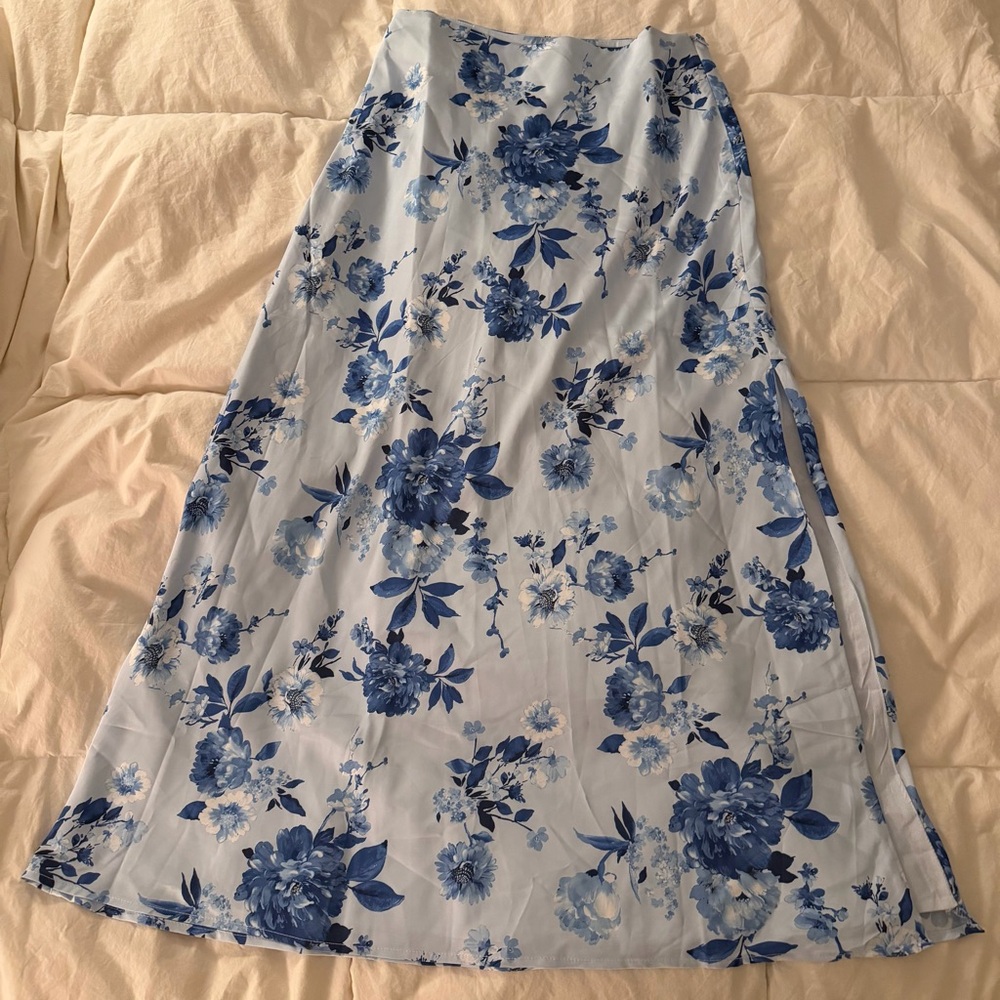 Lulu's Blue Floral A-Line Skirt